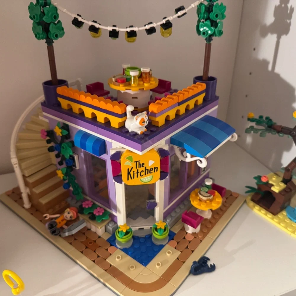 Multiple Lego sets - Picture 3 of 8